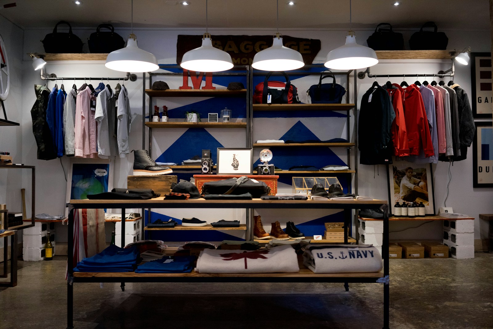 Retail fabric display with natural lighting